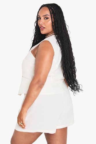 Ensemble de gilet et short effet lin en grande taille | Taille 48 - boohoo - Modalova