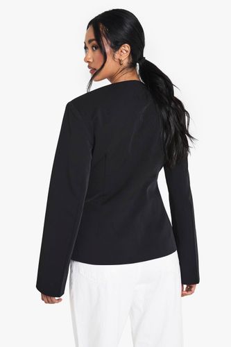 Blazer taillé à décolleté plongeant sans col | Taille 44 - boohoo - Modalova