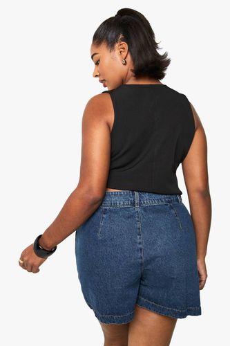 Plus Denim Mom Short | Taille 48 - boohoo - Modalova