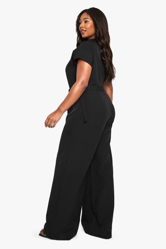 PLUS COMBINAISON ASYMÉTRIQUE À CEINTURE | Taille 48 - boohoo - Modalova