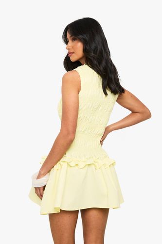 Petite robe mini skateur sans manches à taille basse froncée | Taille 42 - boohoo - Modalova