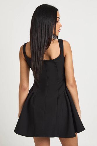 Robe mini skater à volume structurée Bardot | Taille 46 - boohoo - Modalova