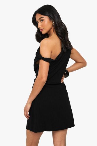 Mini robe courte petite à l’aspect lin, drapée et à bretelles torsadées | Taille 44 - boohoo - Modalova