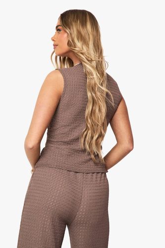 Top sans manches texturé à boutons traversants | Taille 44 - boohoo - Modalova