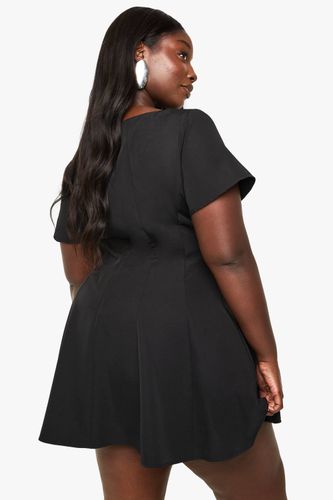 ROBE SKATER À MANCHES COURTES PANNELÉE POUR GRANDES TAILLES | Taille 48 - boohoo - Modalova