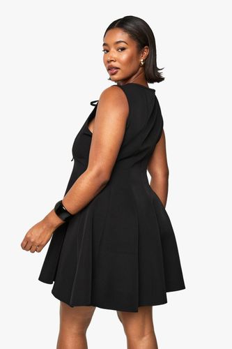 PLUS ROBE SKATER SANS MANCHES AVEC DÉTAIL NOEUD | Taille 48 - boohoo - Modalova