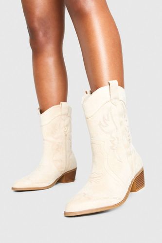 Bottes de cow-boy western à onglet en suédé synthétique pour pieds larges | Taille 41 - boohoo - Modalova