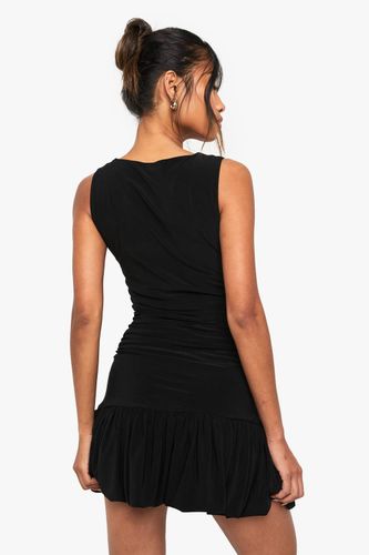 Robe mini plissée à col carré et détails froncés | Taille 46 - boohoo - Modalova