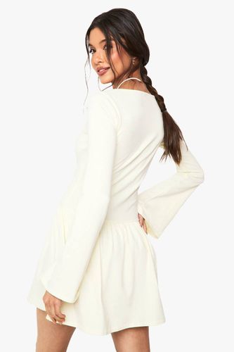 Robe mini à encolure carrée, épaules tombantes et ourlet bouffant | Taille 44 - boohoo - Modalova