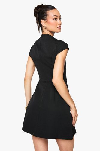 Robe Mini Ajustée Structurée À Col Montant Tall | Taille 46 - boohoo - Modalova