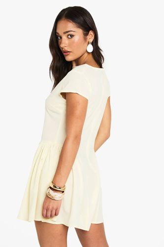 Mini-robe à jupe texturée et volumineuse pour les petites | Taille 44 - boohoo - Modalova