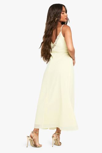 Robe midaxi à détails en dentelle chiffon et volants | Taille 40 - boohoo - Modalova