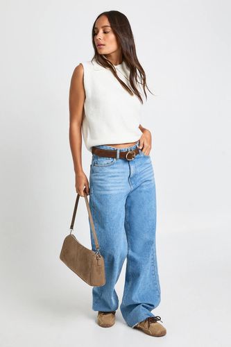 Détail de col, haut en maille douce tricotée | Taille Medium - boohoo - Modalova