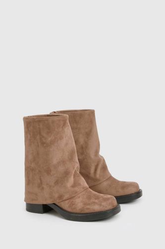 Bottes rabattables à bout carré en suède synthétique | Taille 41 - boohoo - Modalova