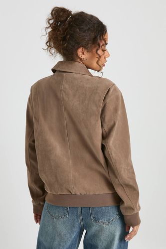 Veste bomber style suédé | Taille 44 - boohoo - Modalova