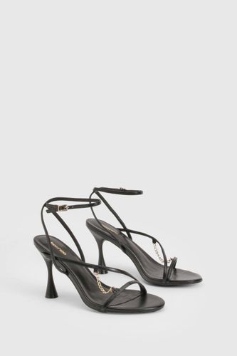 Talons évasés aux détails de chaîne | Taille 41 - boohoo - Modalova