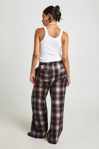 Pantalon à imprimé à carreaux, taille à cordon et jambes larges | Taille 38 - boohoo - Modalova