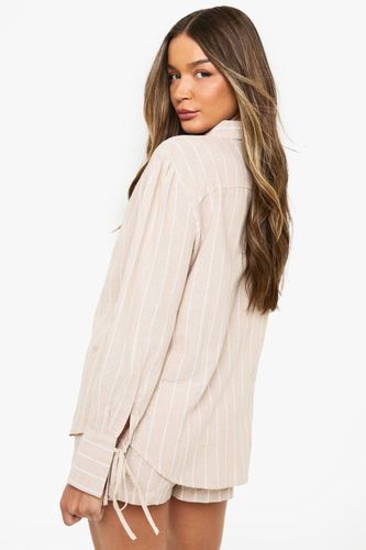 Chemise à rayures à poignets noués & ensemble short coordonné | Taille 44 - boohoo - Modalova