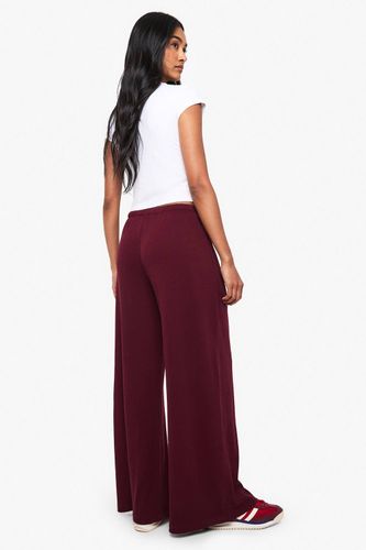 Basics Pantalon droit en maille côtelée | Taille 44 - boohoo - Modalova