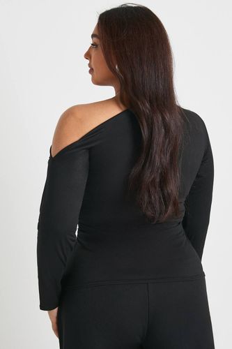 Haut asymétrique à épaules dénudées avec fronces sur le côté | Taille 48 - boohoo - Modalova