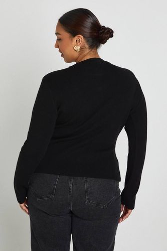 Cardigan peplum à col ras-du-cou et boutons Plus Gold | Taille 24-26 - boohoo - Modalova
