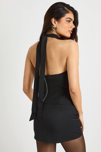 Haut en crêpe twist à détail rose et col halter | Taille 44 - boohoo - Modalova