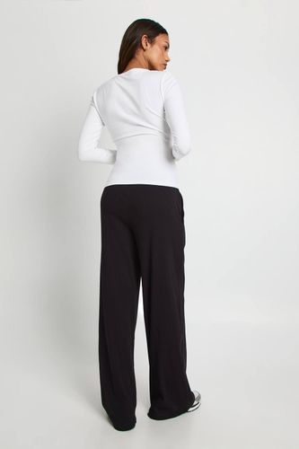 Pantalon De Maternité Côtelé À Jambes Larges Basique | Taille 44 - boohoo - Modalova