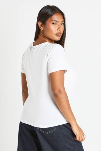 Haut Grande Taille À Manches Courtes Et Encolure Carrée | Taille 48 - boohoo - Modalova