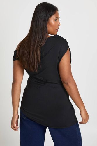 Plus Haut à épaules dénudées avec garniture dorée | Taille 48 - boohoo - Modalova