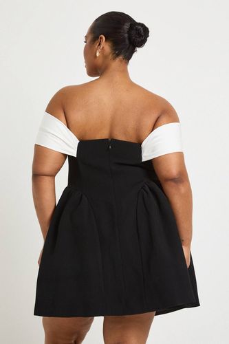 Mini Robe Patineuse à Détail Drapé en Contraste | Taille 46 - boohoo - Modalova