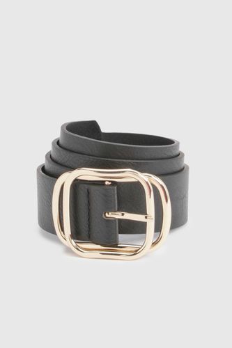 Ceinture en synthétique avec détails à double boucle | Taille Medium/Large - boohoo - Modalova