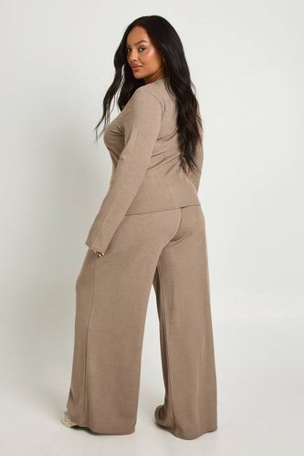 Plus Haut Henley côtelé à manches longues boutonné et pantalon coordonné à jambes droites | Taille 48 - boohoo - Modalova