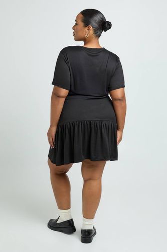 Robe T-shirt Plus à ourlet tombant | Taille 48 - boohoo - Modalova