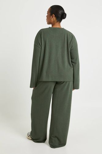 Plus T-shirt à manches longues & pantalon à jambes larges ensemble coordonné | Taille 46 - boohoo - Modalova