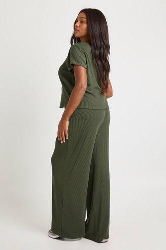 Ensemble Grande Taille Top Côtelé Froissé Boutonné À Manches Courtes Et Pantalon | Taille 48 - boohoo - Modalova