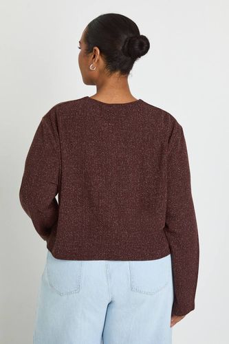 Haut Boxy Grande Taille à Côtes Pailletées avec Boutons Dorés | Taille 48 - boohoo - Modalova