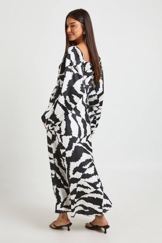 Robe Midaxi En Satin À Manches Bouffantes Imprimé Animaux Mélangés | Taille 42 - boohoo - Modalova