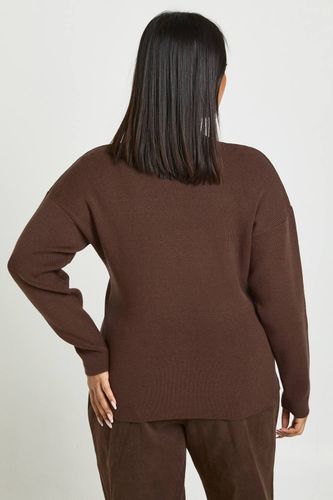 Cardigan Grande Taille en Maille Compacte avec Boutons Dorés et Ourlet Fendu | Taille 24-26 - boohoo - Modalova