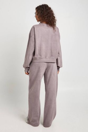 Survêtement lavé à détails côtelés et jambes droites | Taille Medium - boohoo - Modalova