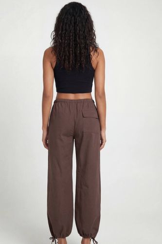 Pantalon Large En Sergé Avec Détails De Coutures Et Ourlet À Cordon Coulissant | Taille 44 - boohoo - Modalova