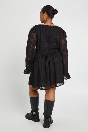 Robe Patineuse Manches Longues Motif Floral Dévoré Grande Taille | Taille 48 - boohoo - Modalova