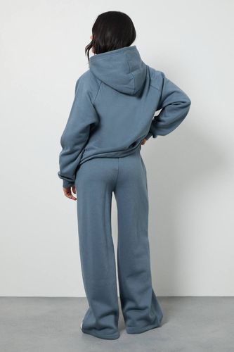 Jogging Jambe Droite avec Détails Plis Piqués | Taille Medium - boohoo - Modalova