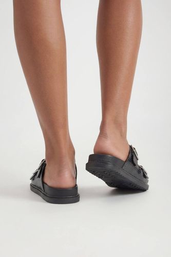 Sandales Plateformes À Double Bride Avec Détail Boucle | Taille 41 - boohoo - Modalova