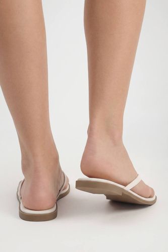 Tongs À Bout Carré | Taille 41 - boohoo - Modalova