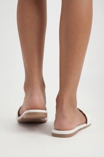 Sandales À Bout Carré Basiques | Taille 41 - boohoo - Modalova
