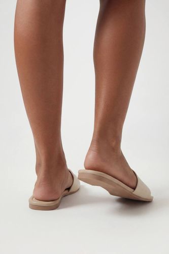 Sandales Mules À Bout Carré Effet Croco Coupe Large | Taille 41 - boohoo - Modalova
