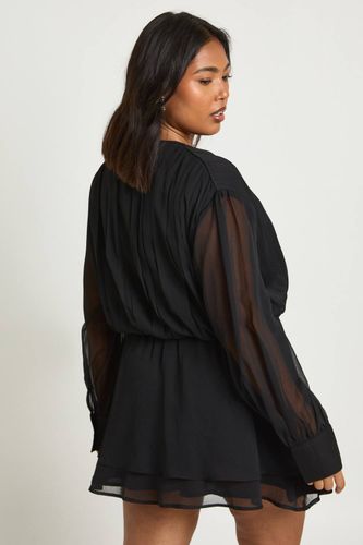Robe Patineuse Grande Taille en Mousseline à Volants Blouson avec Ceinture Nouée | Taille 48 - boohoo - Modalova