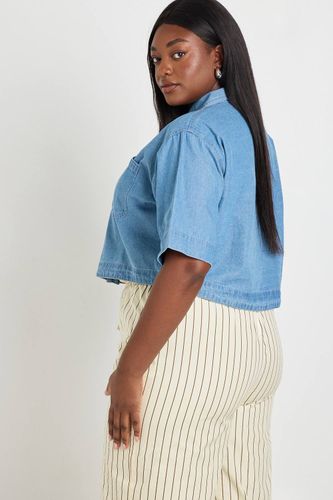 Chemise Grande Taille Chambray Courte Longue Avec Poche | Taille 48 - boohoo - Modalova