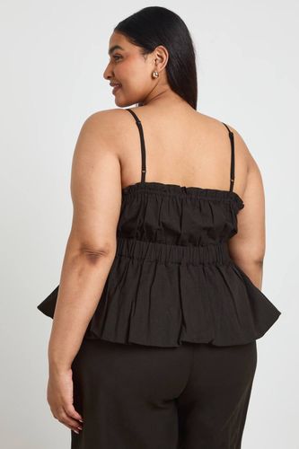 Haut Caraco Froncé À Détails Perlés Grande Taille | Taille 46 - boohoo - Modalova