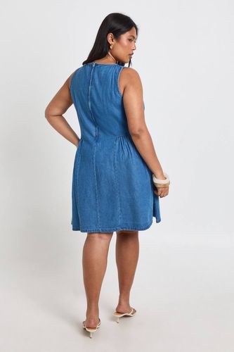 Robe Patineuse Mini En Chambray Grande Taille | Taille 46 - boohoo - Modalova